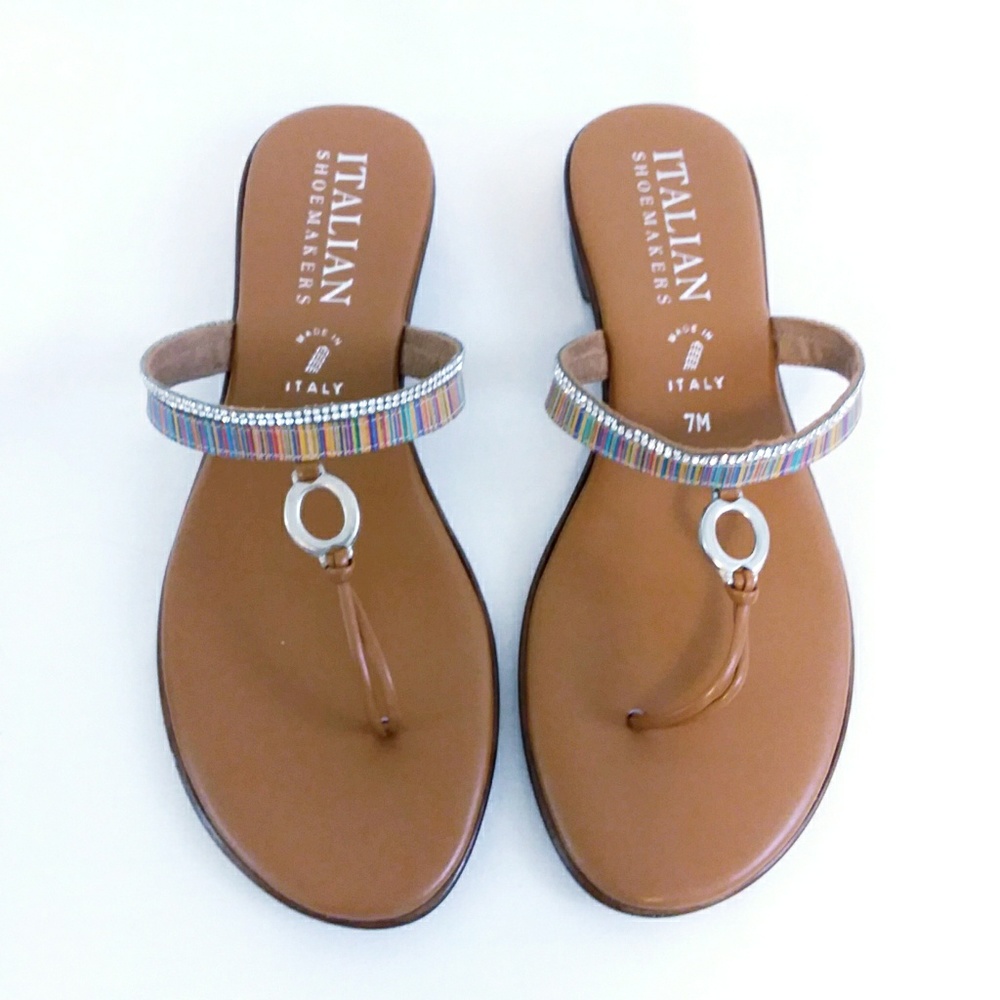 LADIE'S T-STRAP SANDALS